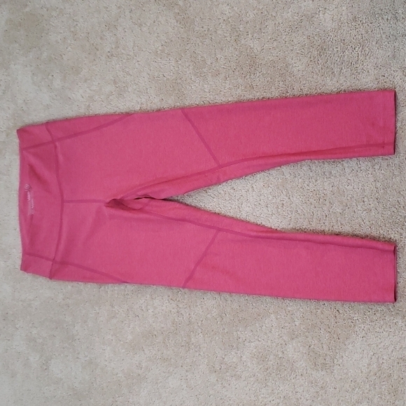 Outdoor Voices~Woman Size M~in Flamingo Pink 7/8 lengths Leggings. - Picture 14 of 15
